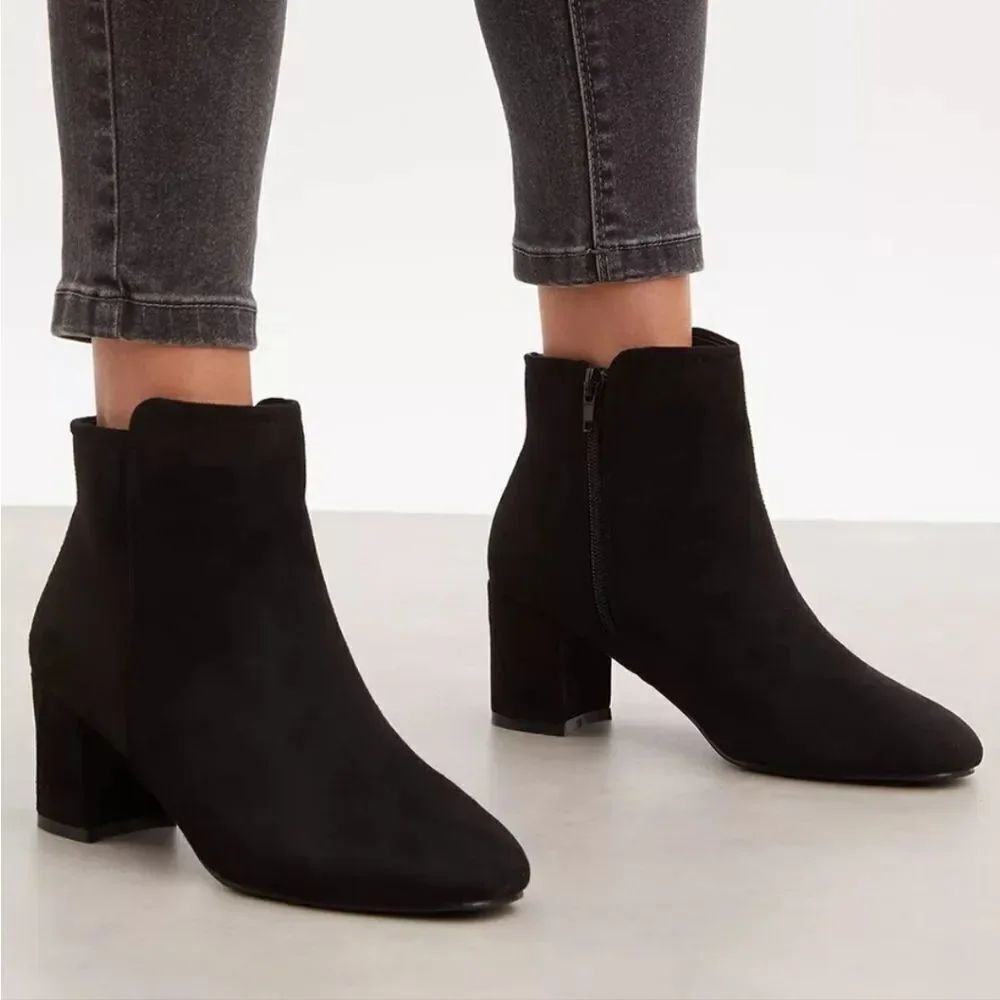 FOREVER  SUEDE ANKLE BOOTIES ZIPPER CLOSURE